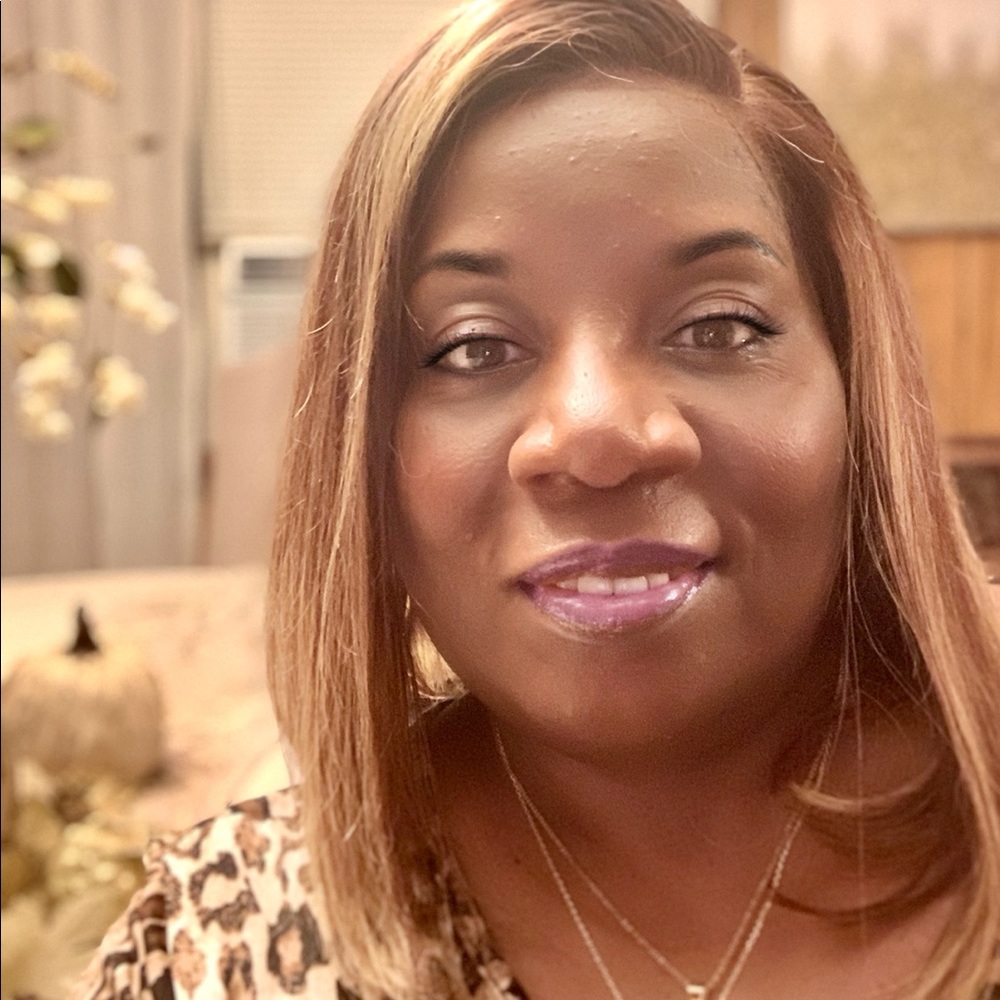 Meet your Posher, Debbie